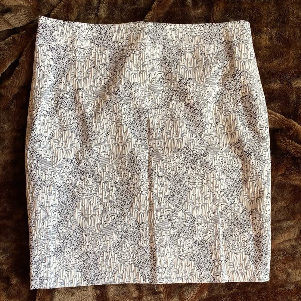 Ann Taylor 16 Jacquard Weave White Floral On Black Pencil Skirt